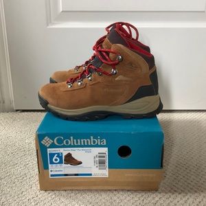 Columbia Newton Ridge Hiking Boots